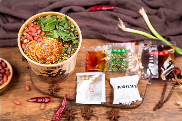錯過(guò)鍋底香過(guò)橋米線(xiàn)可太遺憾了